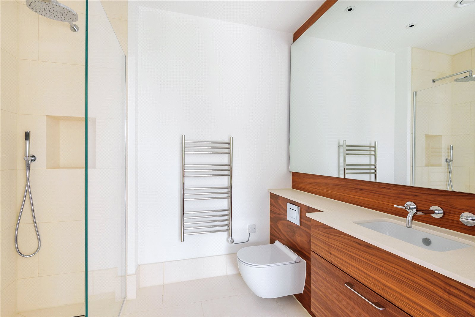 2 bedroom Flat to let in Bath