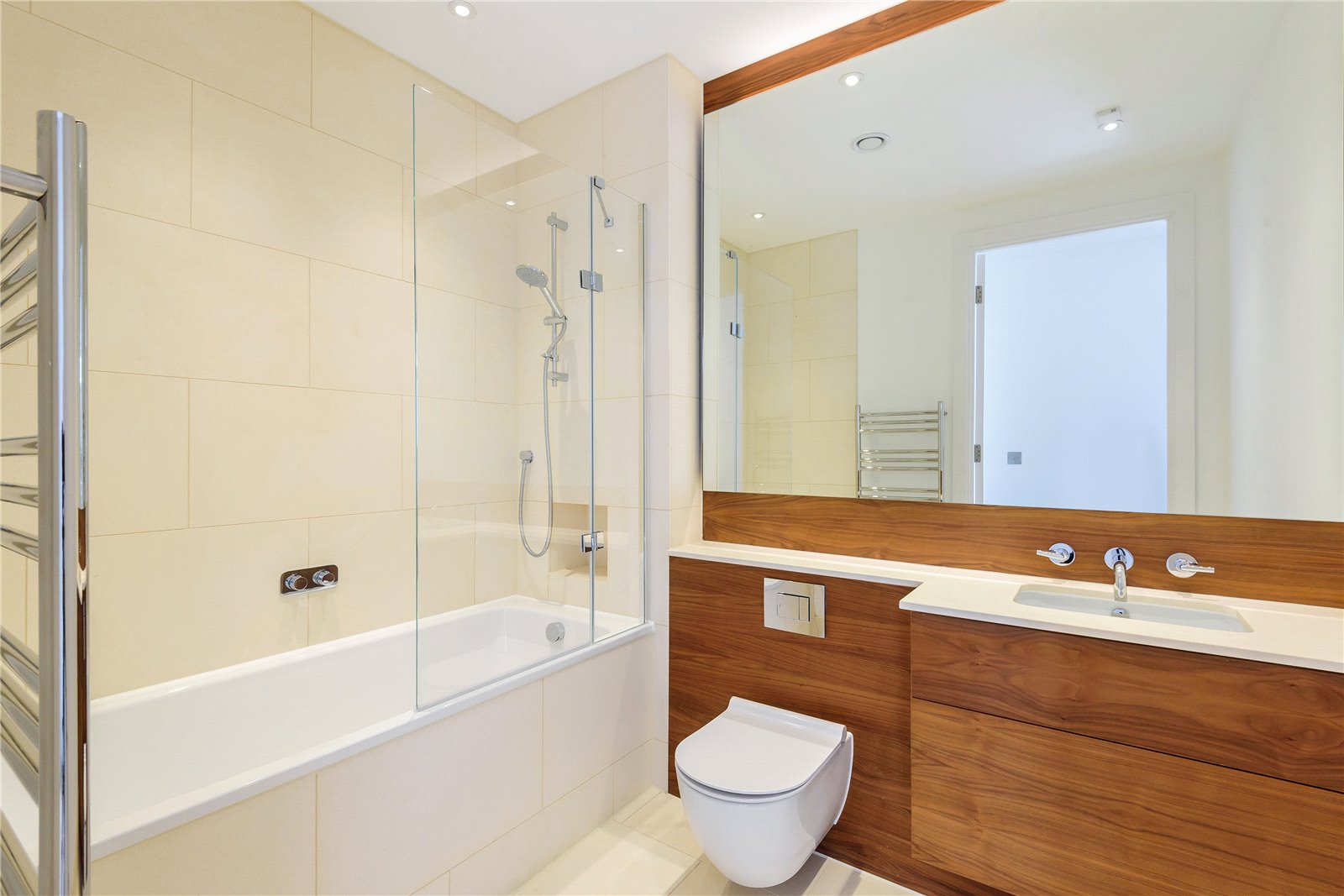 2 bedroom Flat to let in Bath