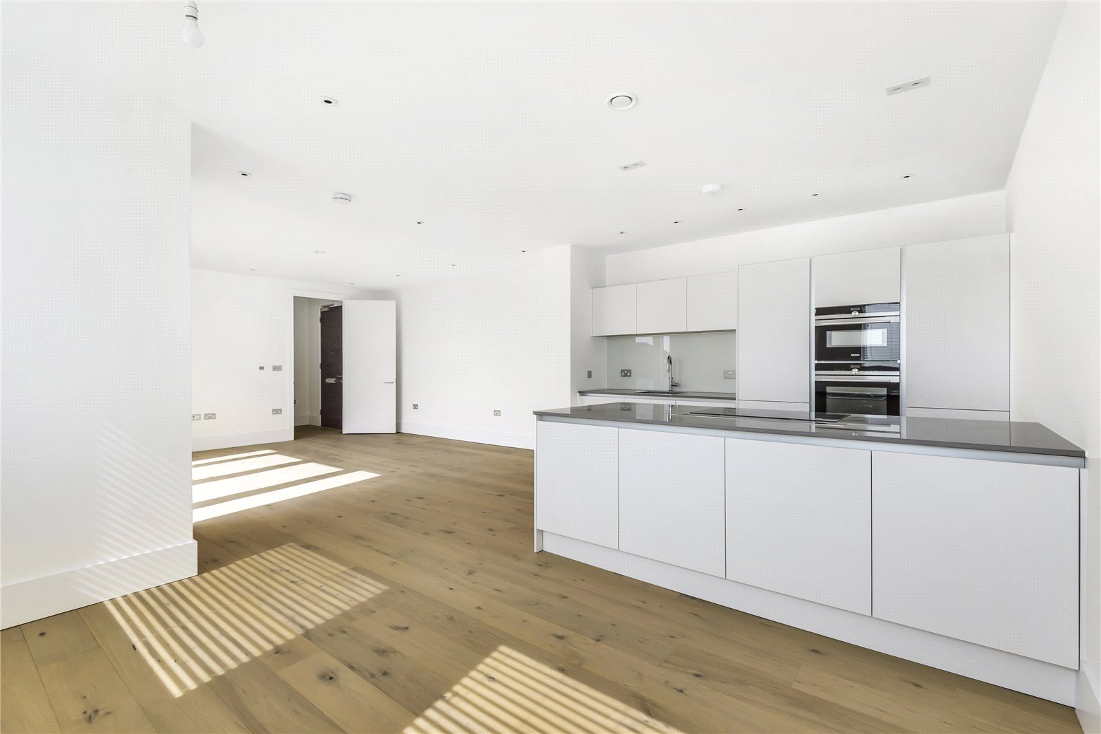 2 bedroom Flat to let in Bath