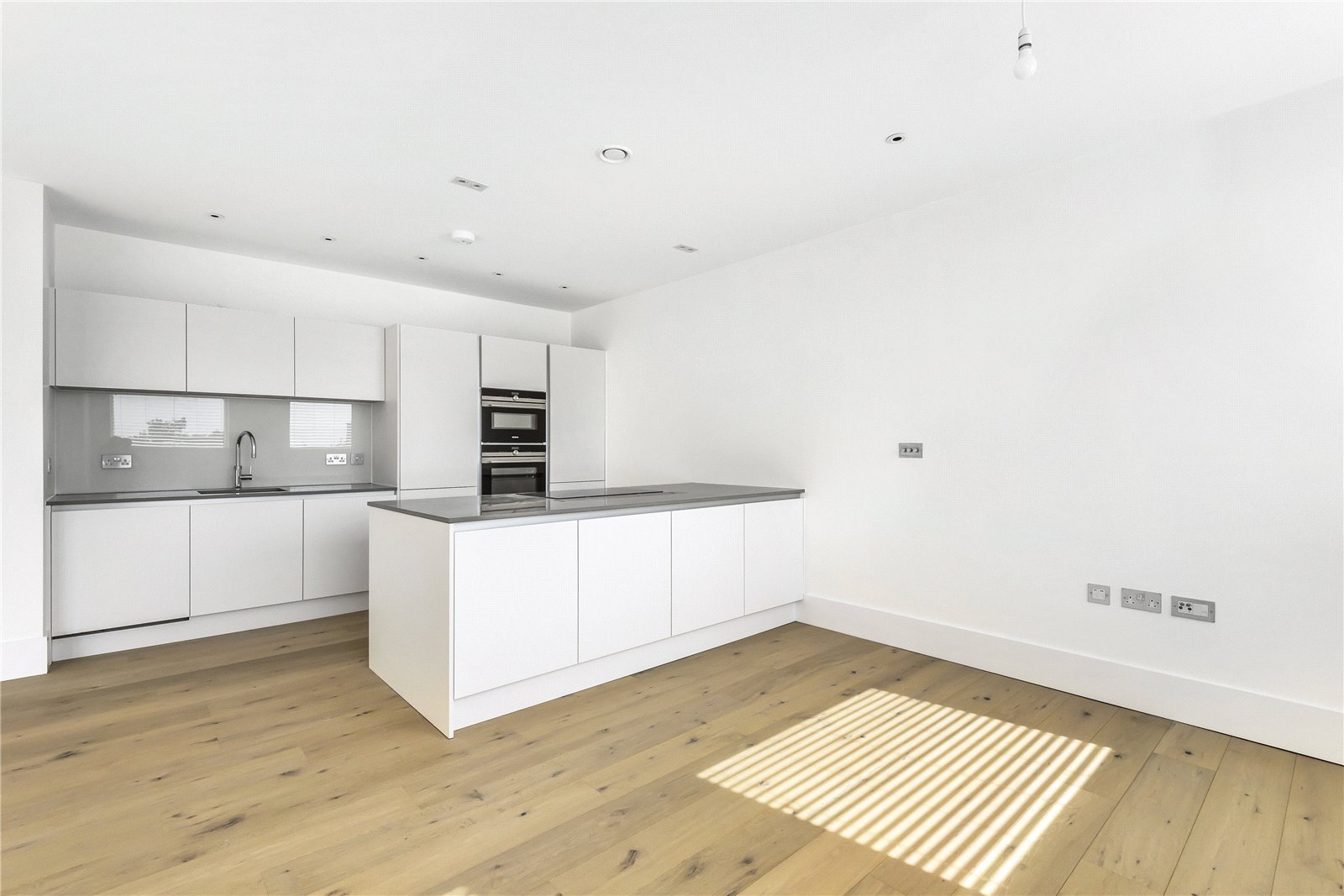 2 bedroom Flat to let in Bath