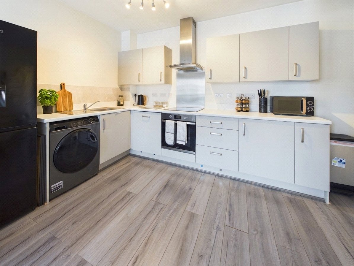 2 bedroom Flat for sale in Patchway, Bristol