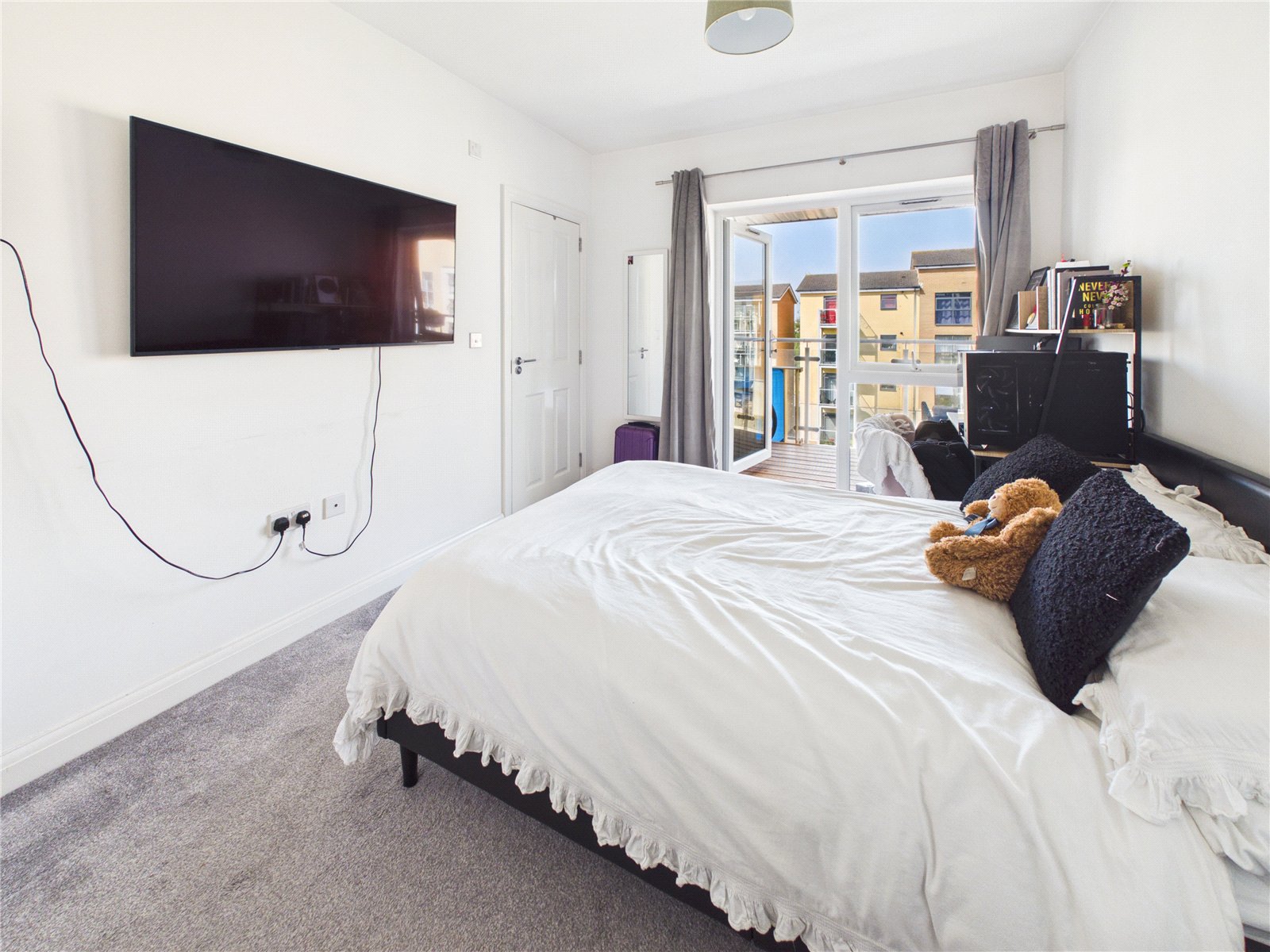 2 bedroom Flat for sale in Patchway, Bristol
