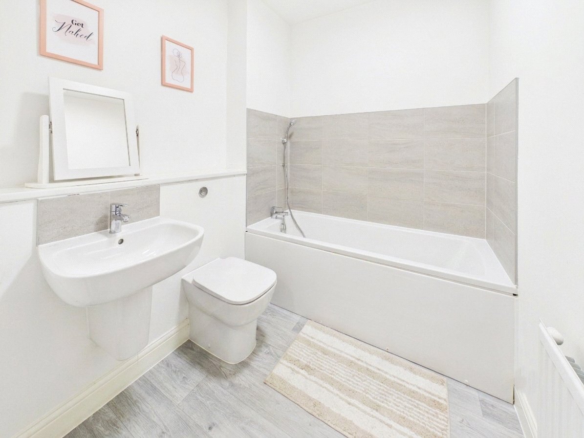 2 bedroom Flat for sale in Patchway, Bristol
