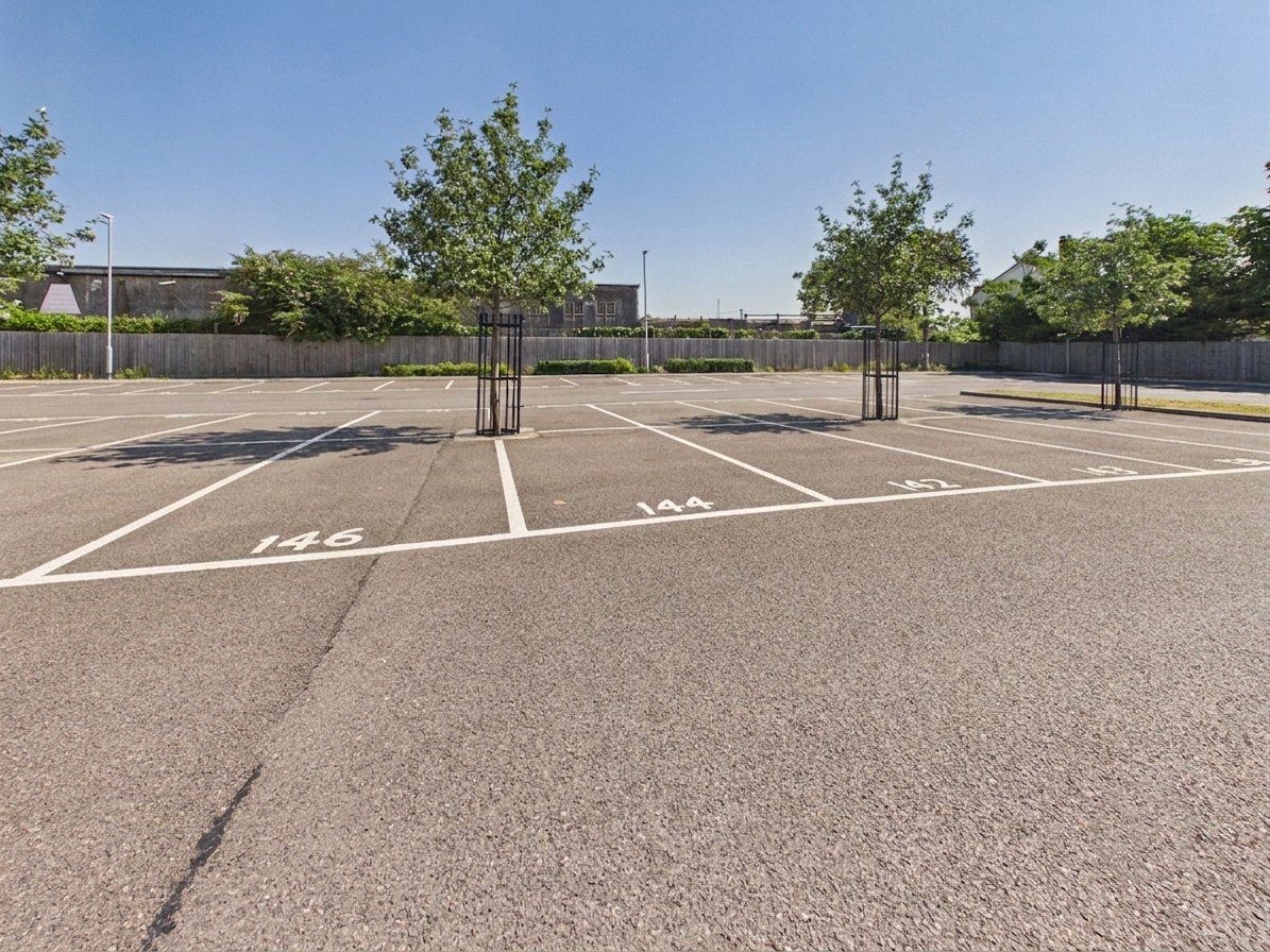 2 bedroom Flat for sale in Patchway, Bristol