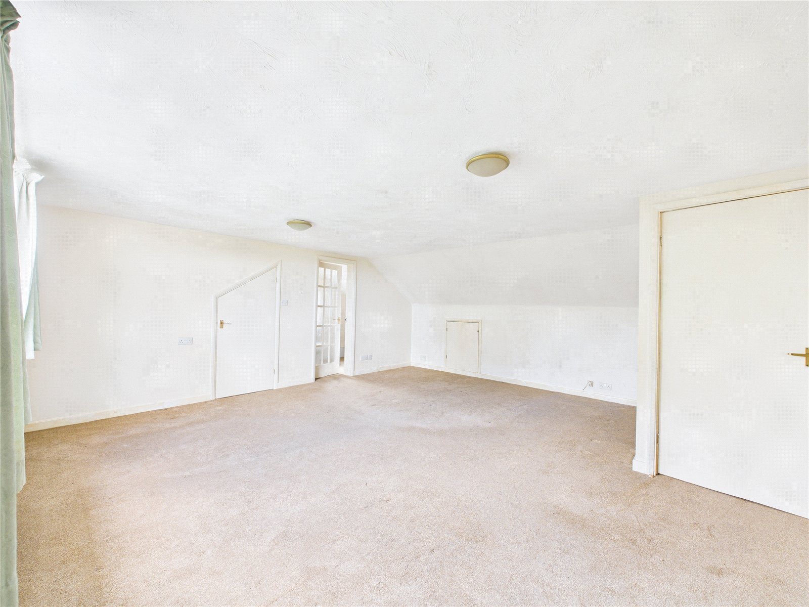 4 bedroom Bungalow for sale in Almondsbury, Bristol