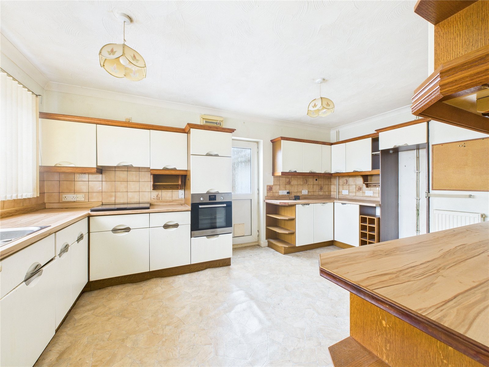 4 bedroom Bungalow for sale in Almondsbury, Bristol