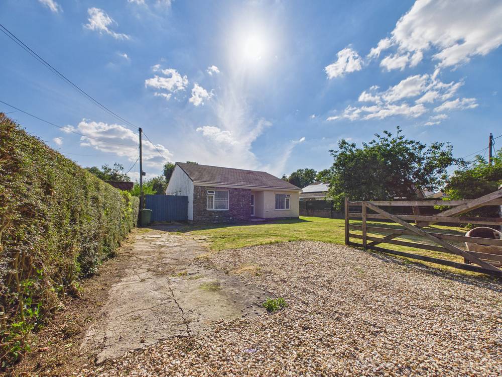 3 bedroom Bungalow for sale in Pilning, Bristol, South Gloucestershire