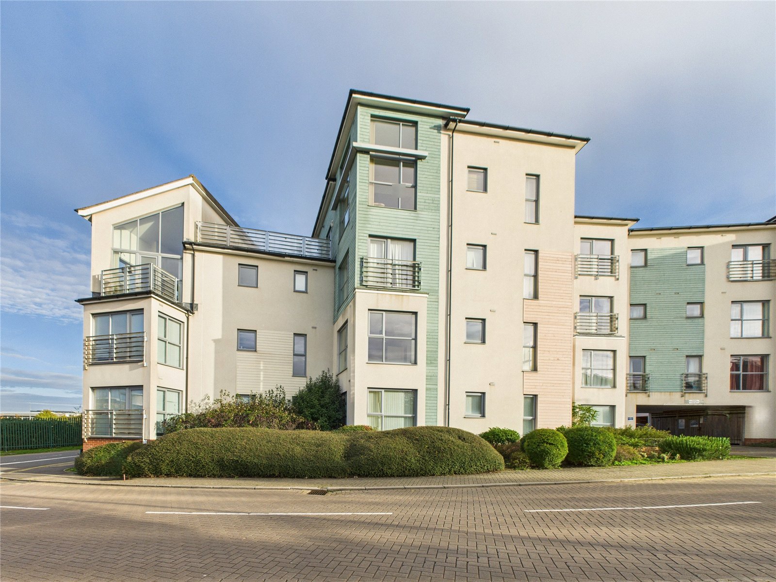 Cheswick Village, Bristol