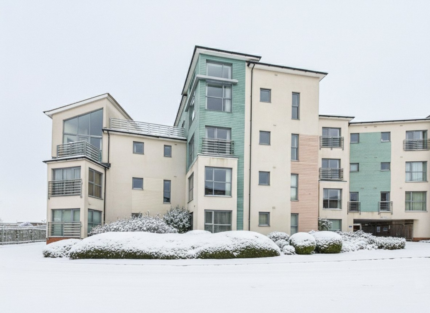 Cheswick Village, Bristol