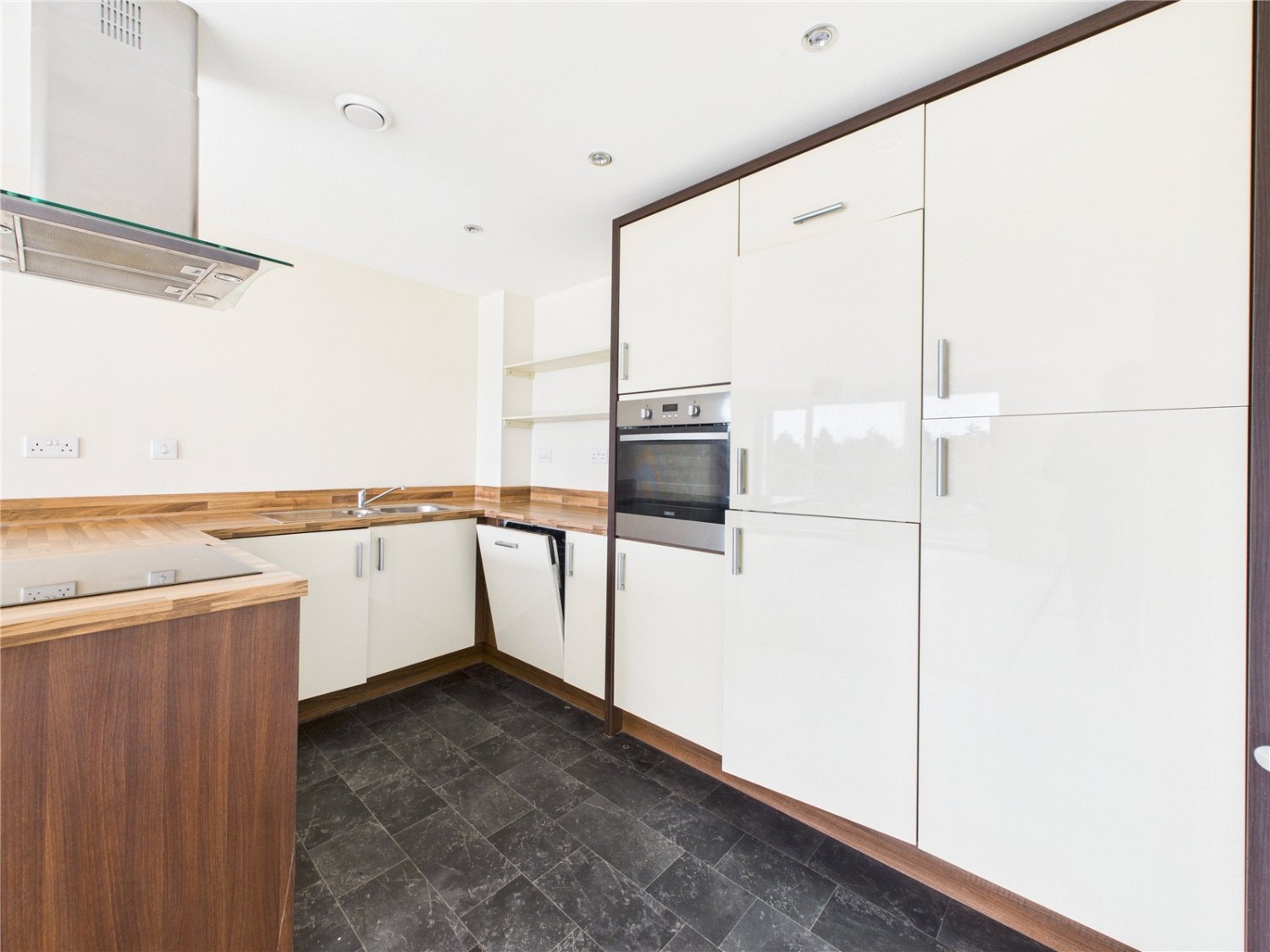 Cheswick Village, Bristol