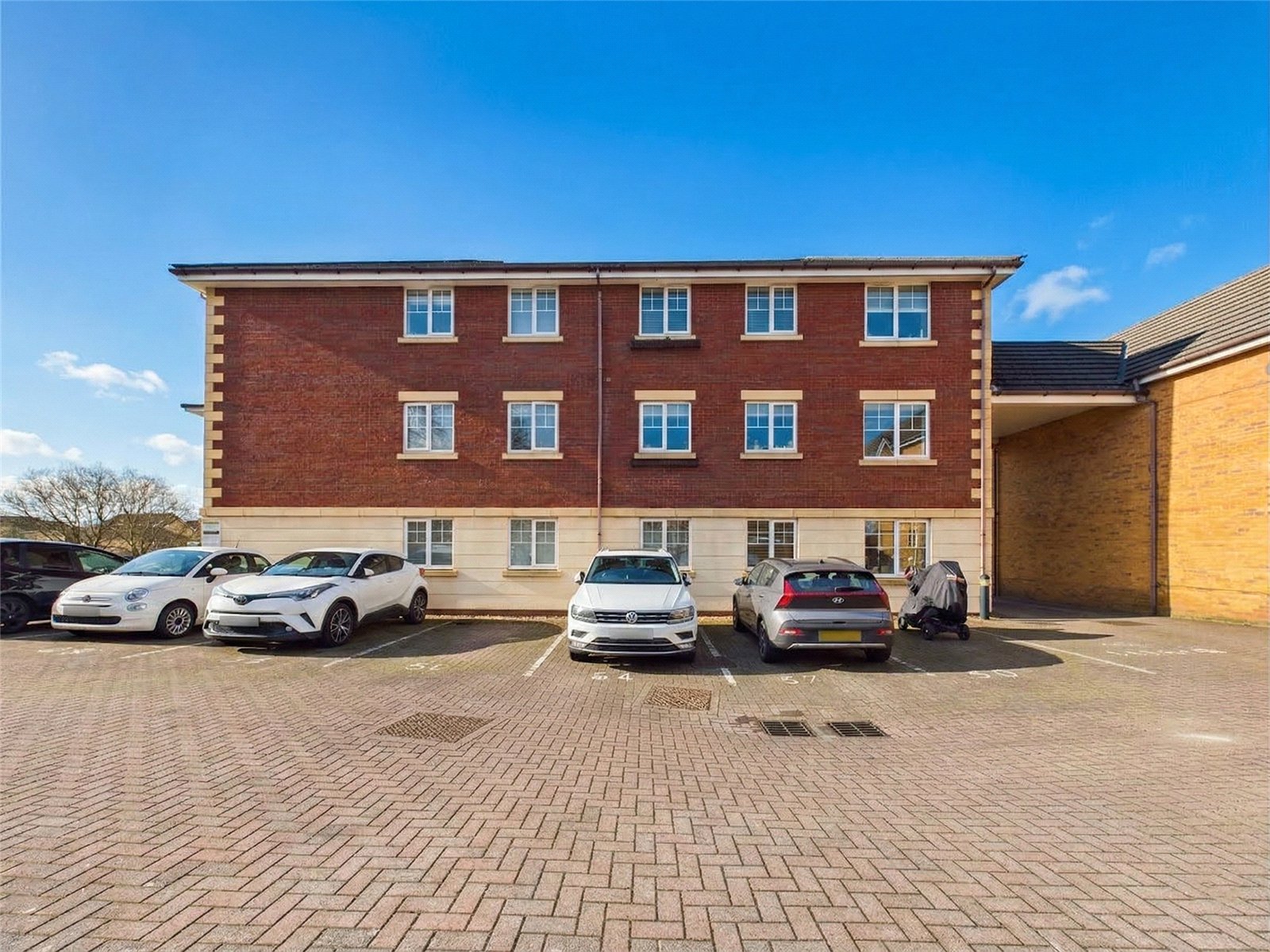 2 bedroom Flat for sale in Bradley Stoke, Bristol, South Gloucestershire