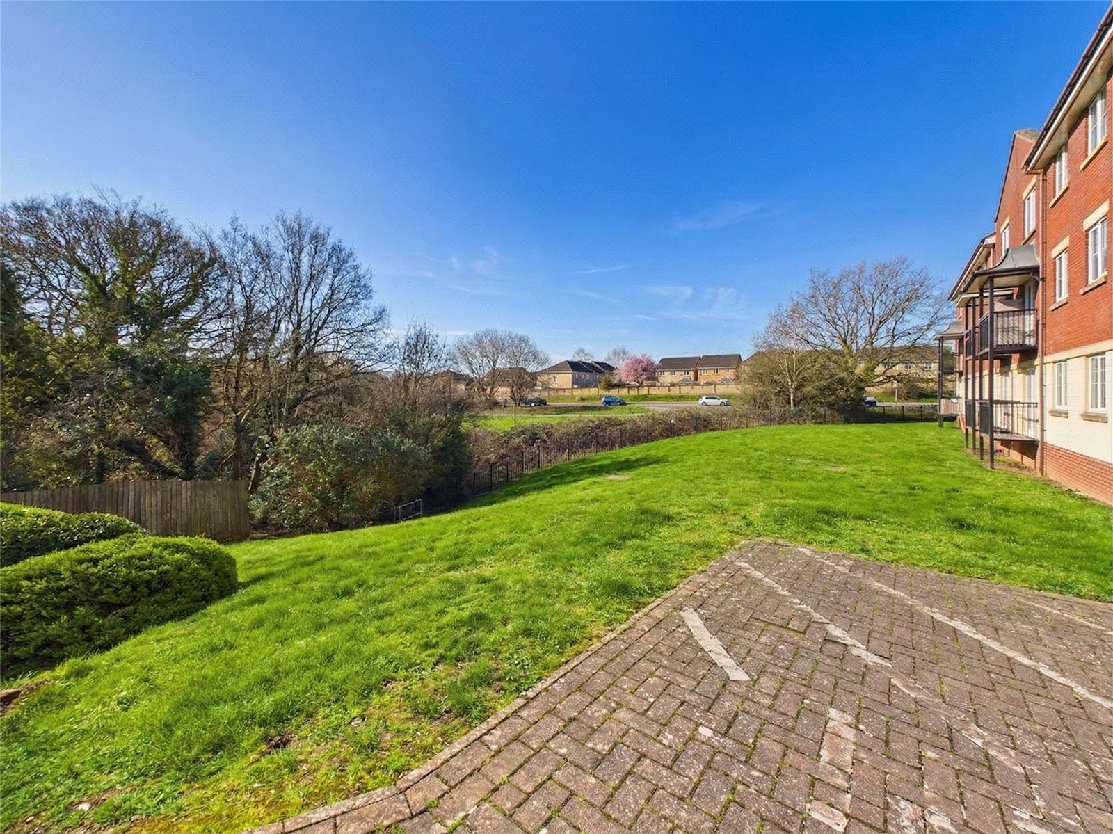 2 bedroom Flat for sale in Bradley Stoke, Bristol, South Gloucestershire