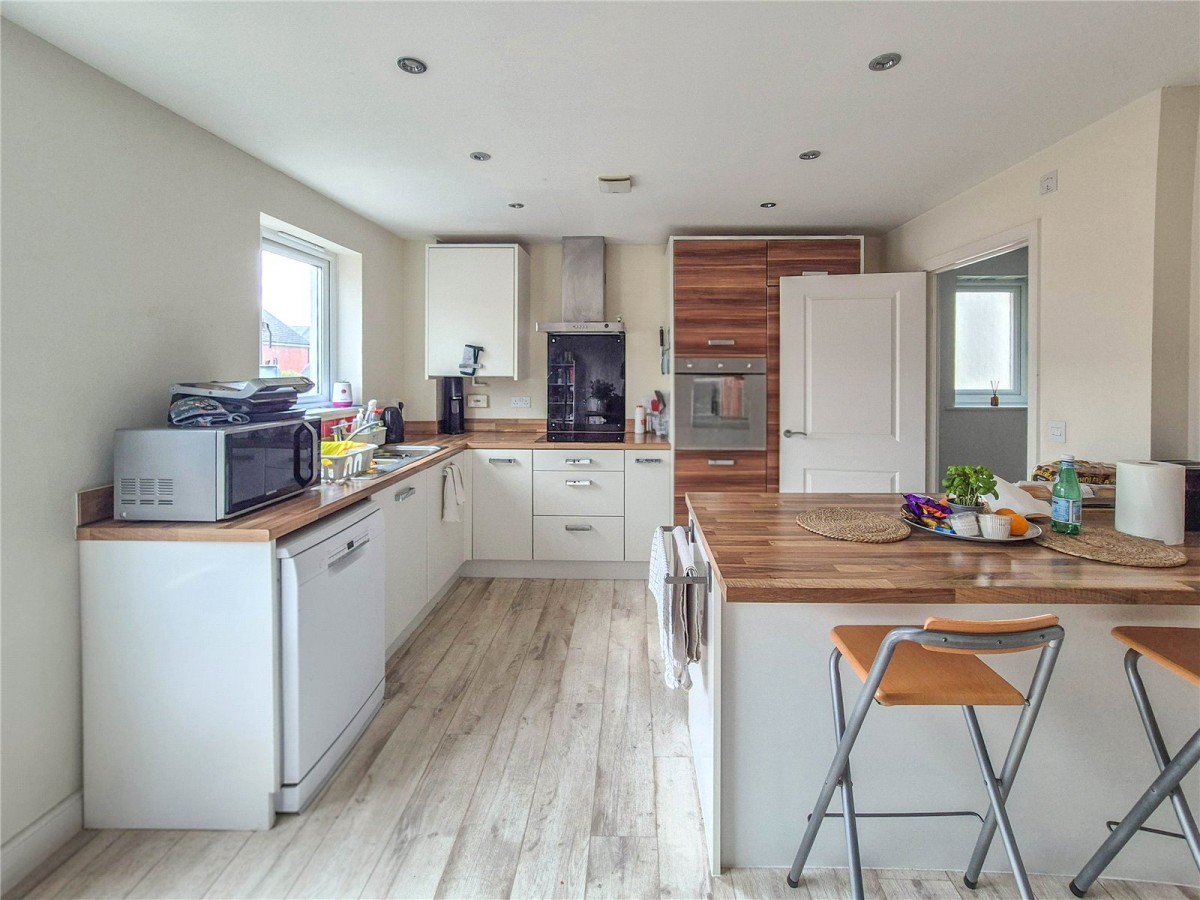 Cheswick Village, Bristol