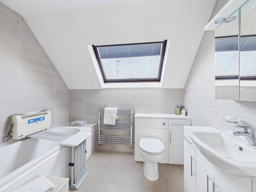 2 bedroom House for sale in Alveston, Bristol, South Gloucestershire
