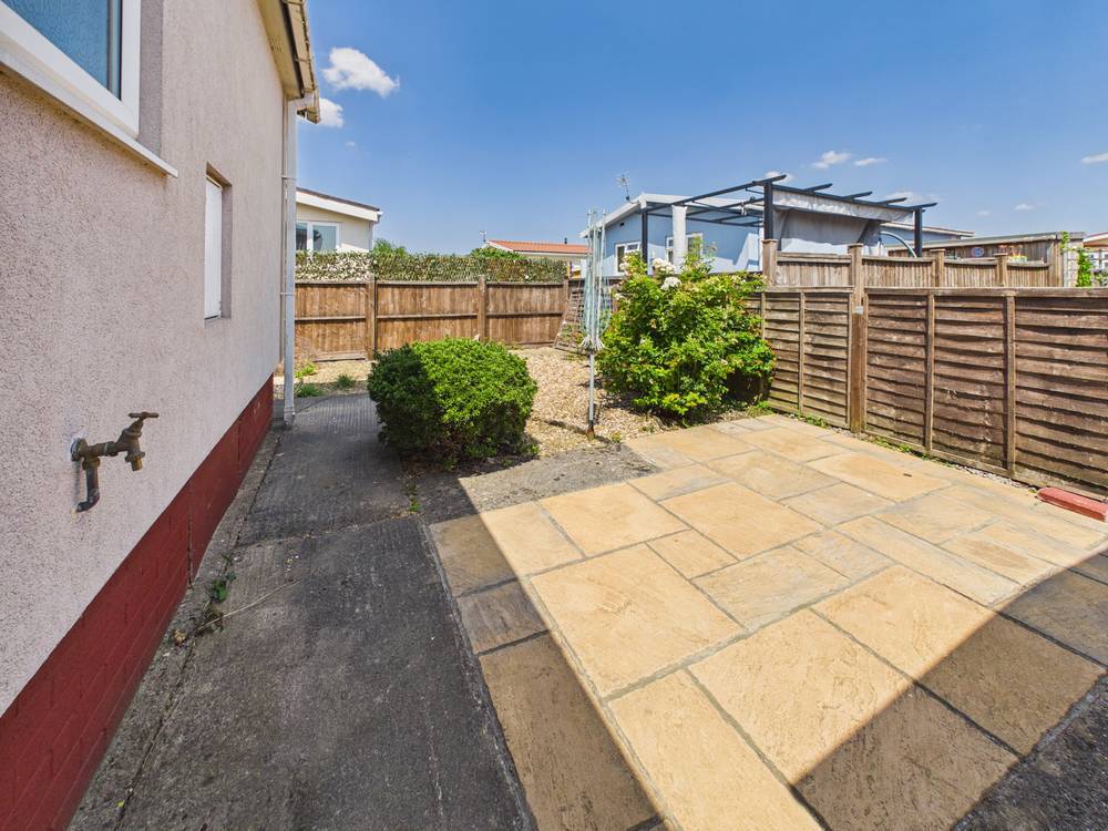 2 bedroom Park home for sale in Stoke Gifford, Bristol, South Gloucestershire