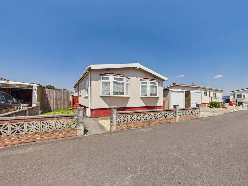 2 bedroom Park home for sale in Stoke Gifford, Bristol, South Gloucestershire