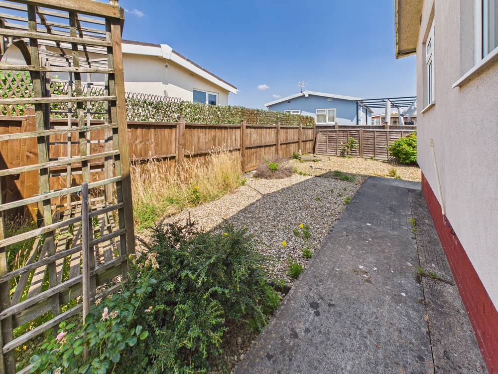 2 bedroom Park home for sale in Stoke Gifford, Bristol, South Gloucestershire