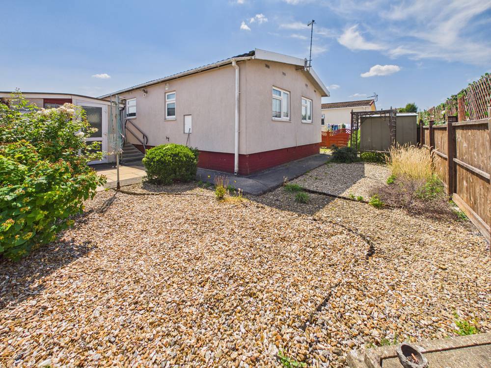 2 bedroom Park home for sale in Stoke Gifford, Bristol, South Gloucestershire