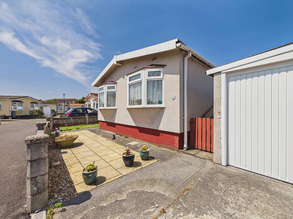 2 bedroom Park home for sale in Stoke Gifford, Bristol, South Gloucestershire