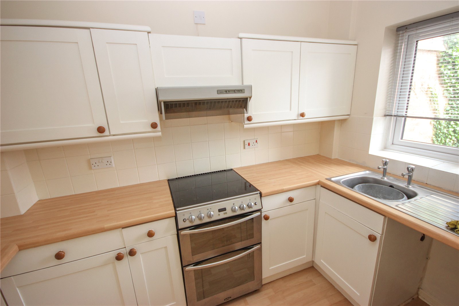 2 bedroom House to let in Thornbury, Bristol