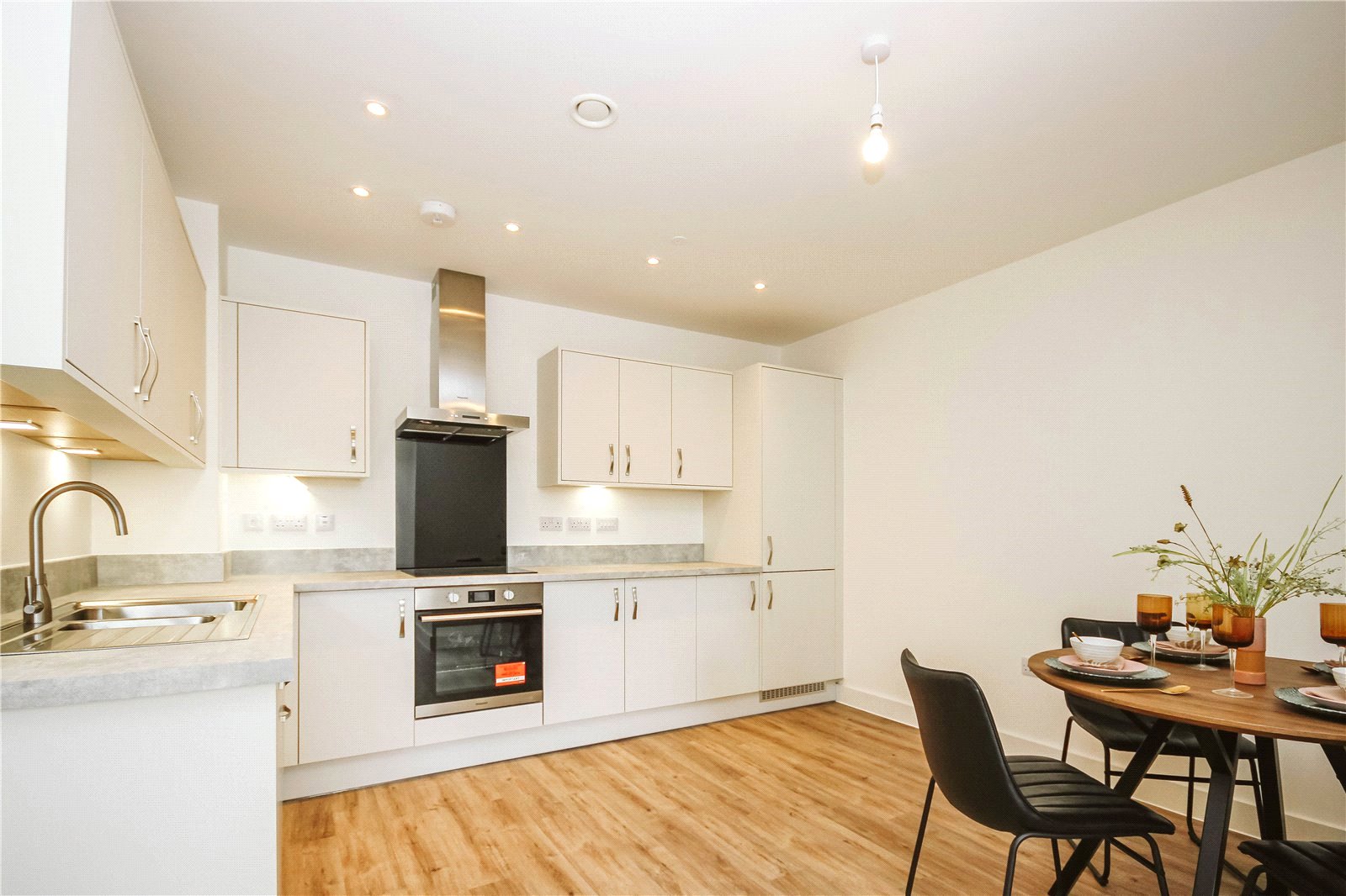2 bedroom Flat to let in Weston-super-Mare