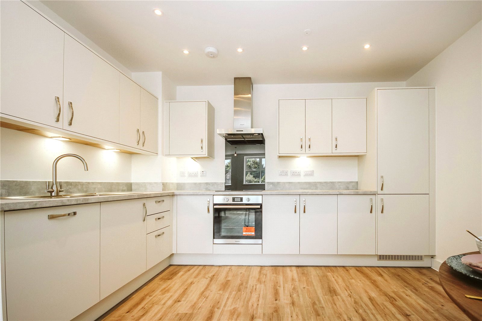 2 bedroom Flat to let in Weston-super-Mare