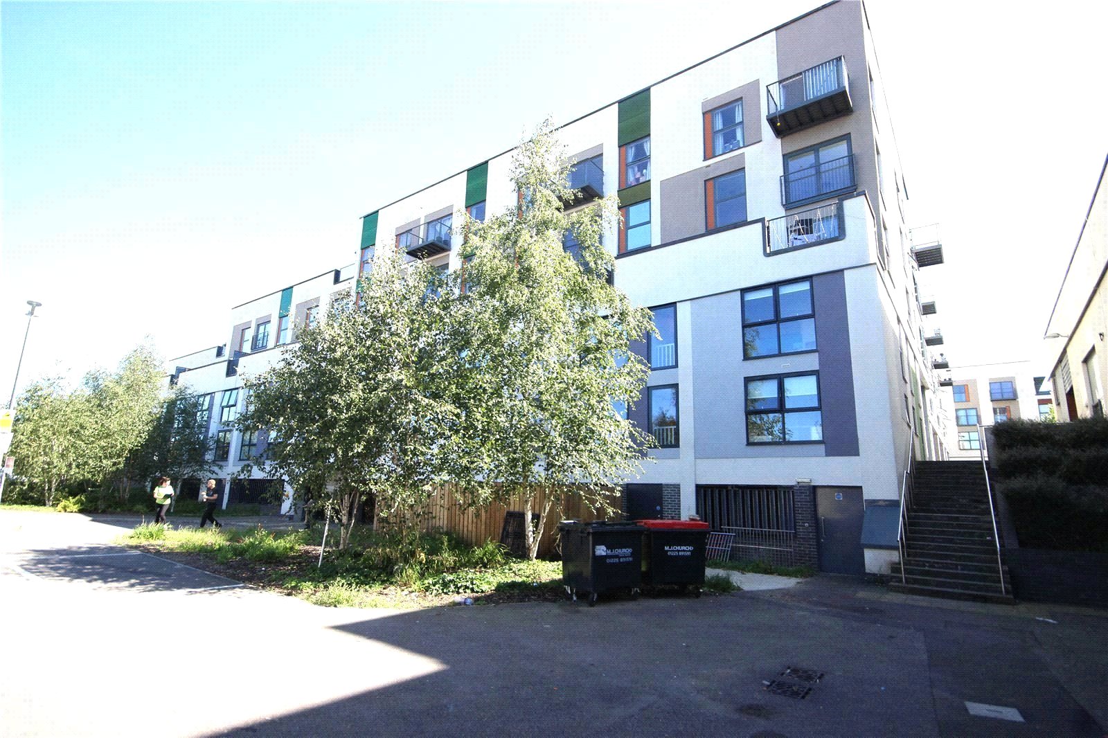 1 bedroom Flat to let in The Square, Long Down Avenue, Bristol