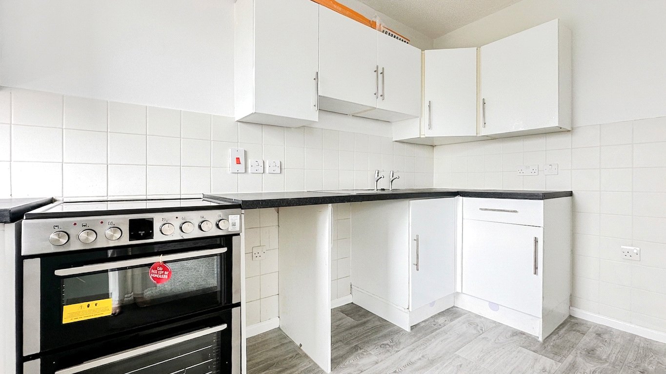 2 bedroom Flat to let in Burnham-on-Sea, Somerset