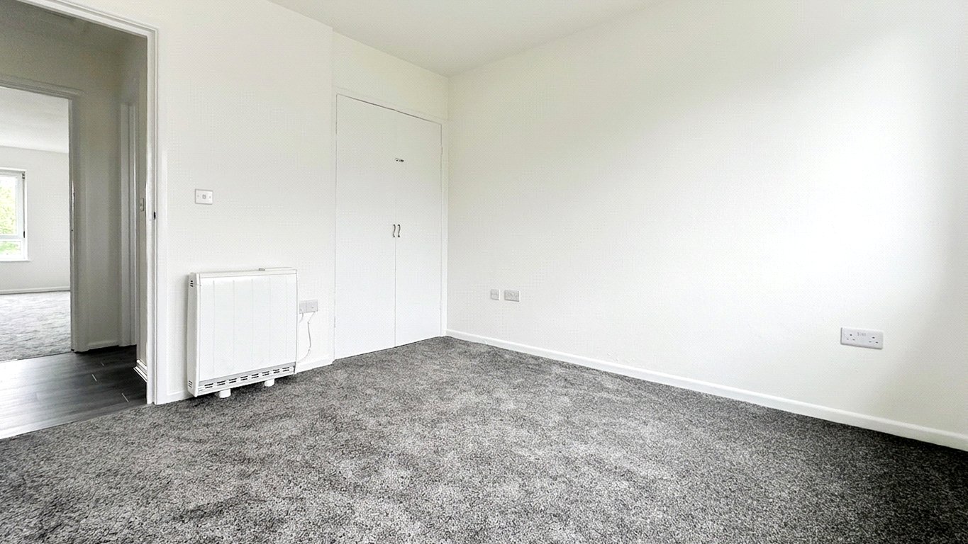 2 bedroom Flat to let in Burnham-on-Sea, Somerset