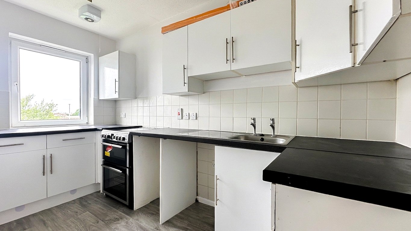 2 bedroom Flat to let in Burnham-on-Sea, Somerset