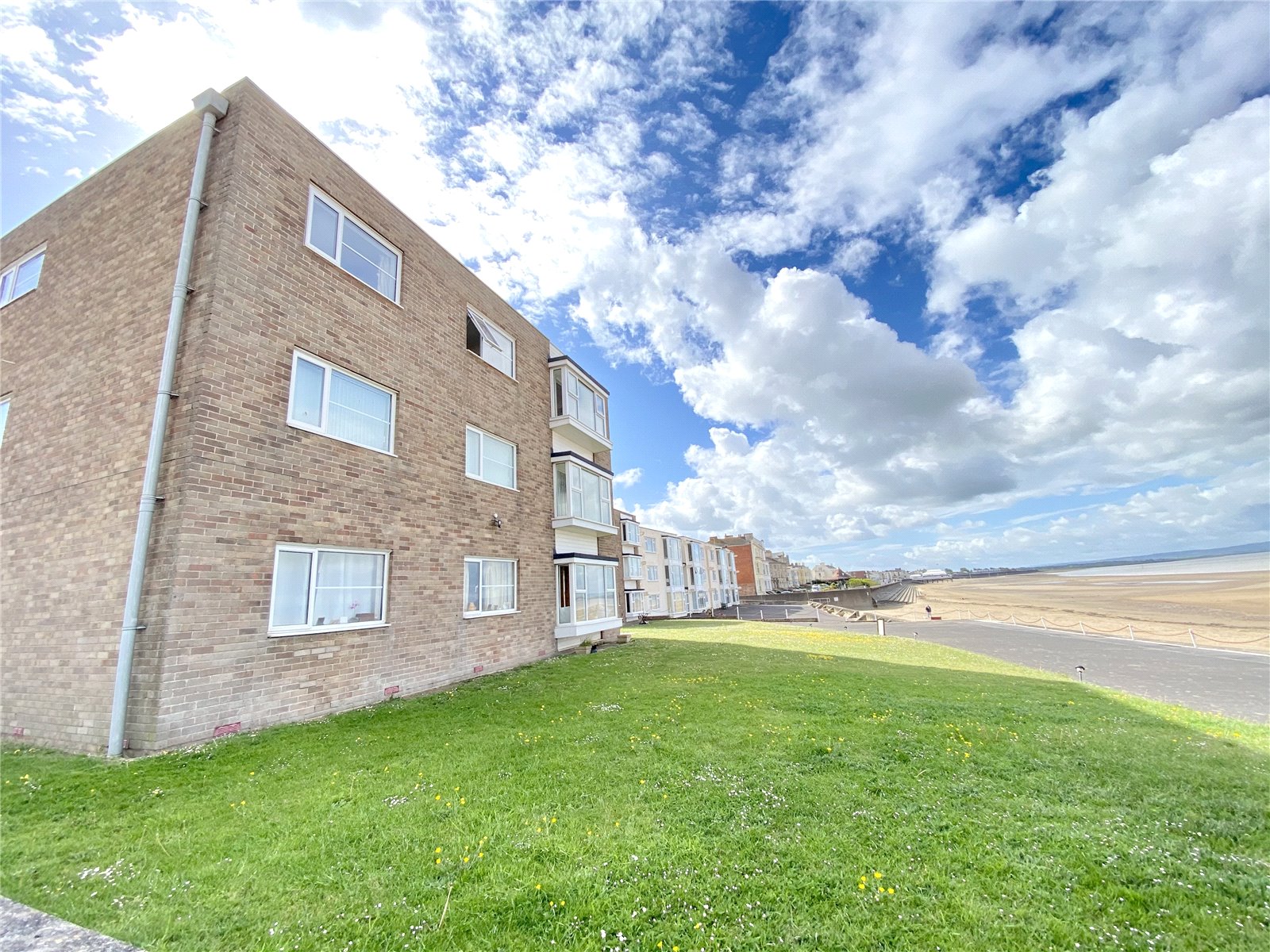 2 bedroom Flat for sale in Burnham on Sea, Somerset