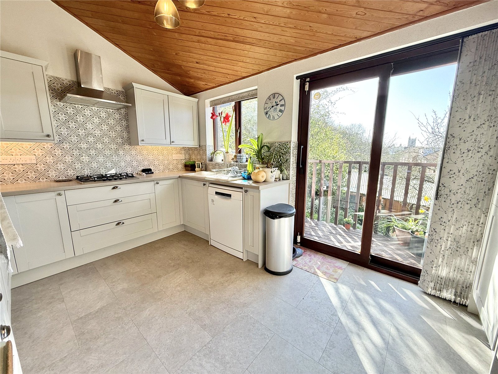 5 bedroom House for sale in Kewstoke Road, Kewstoke
