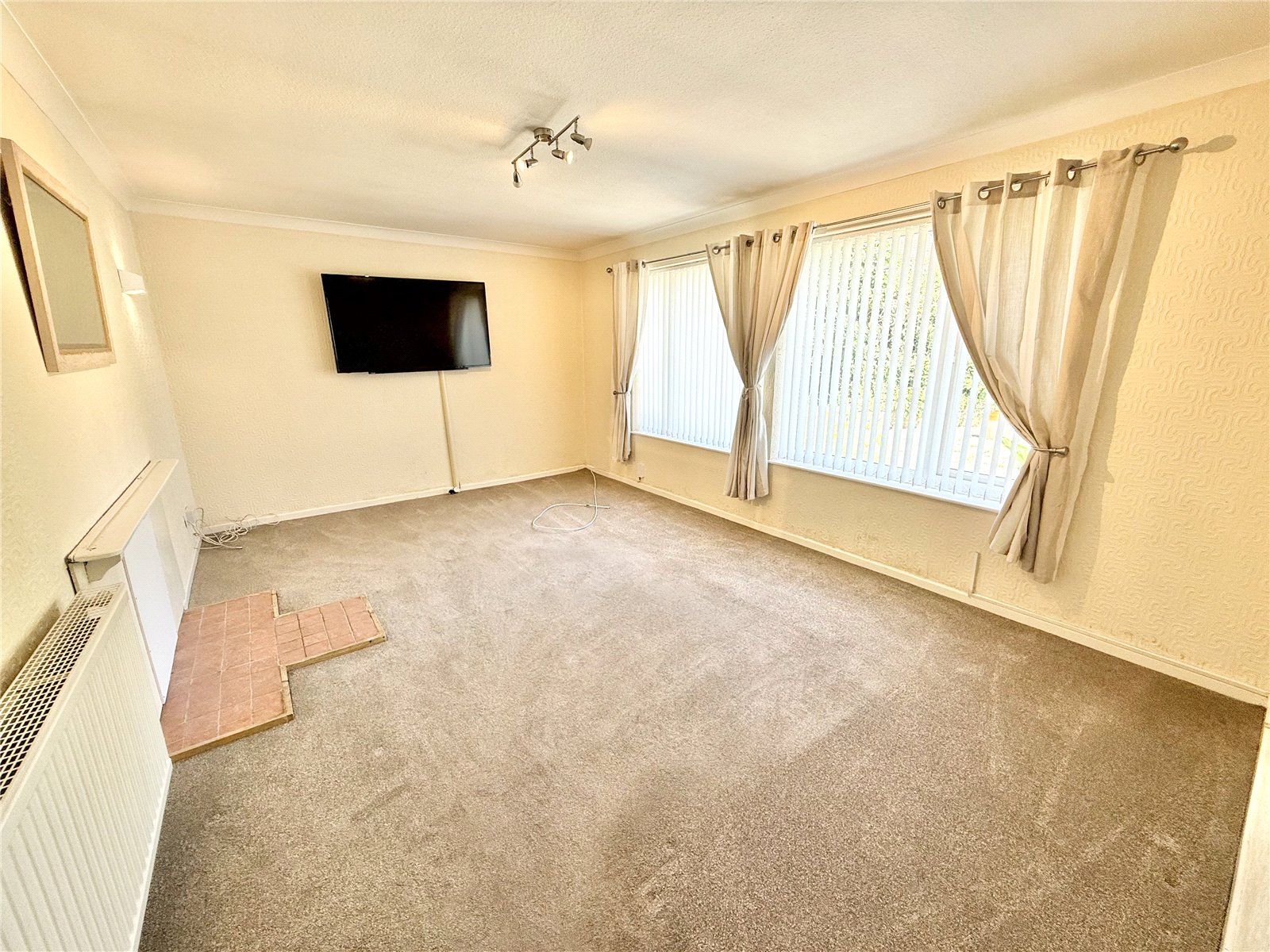 2 bedroom Bungalow for sale in Highbridge, Somerset