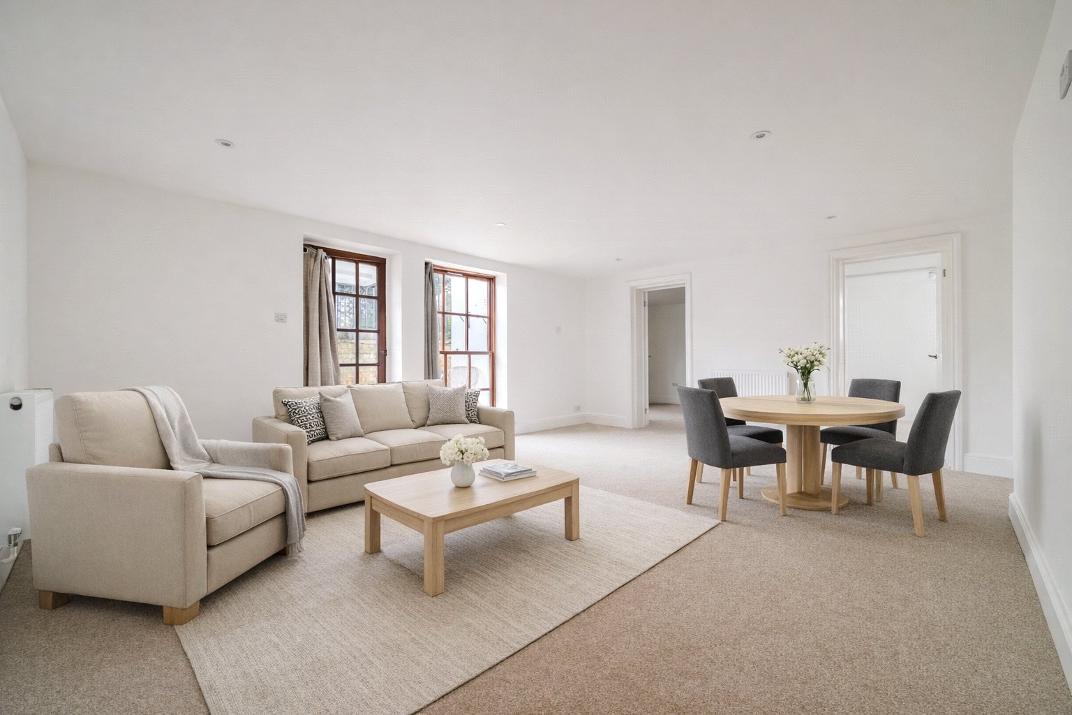 2 bedroom Flat to let in Cheltenham, Gloucestershire