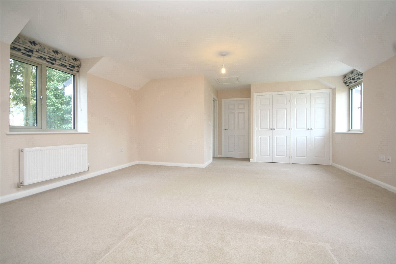 4 bedroom House to let in Charlton Kings, Cheltenham, Gloucestershire