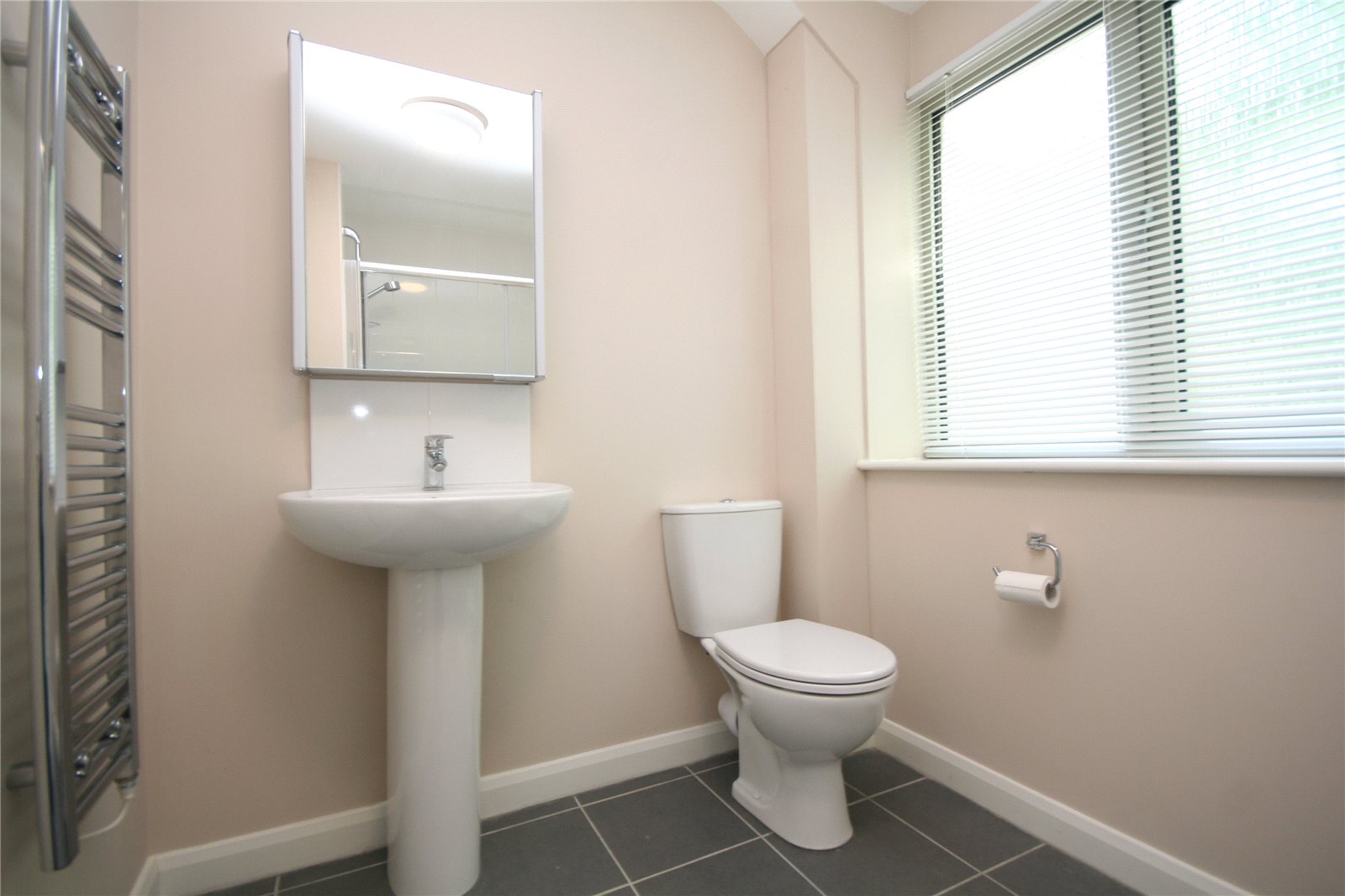 4 bedroom House to let in Charlton Kings, Cheltenham, Gloucestershire