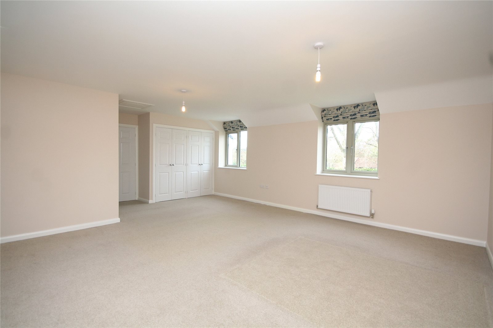4 bedroom House to let in Charlton Kings, Cheltenham, Gloucestershire
