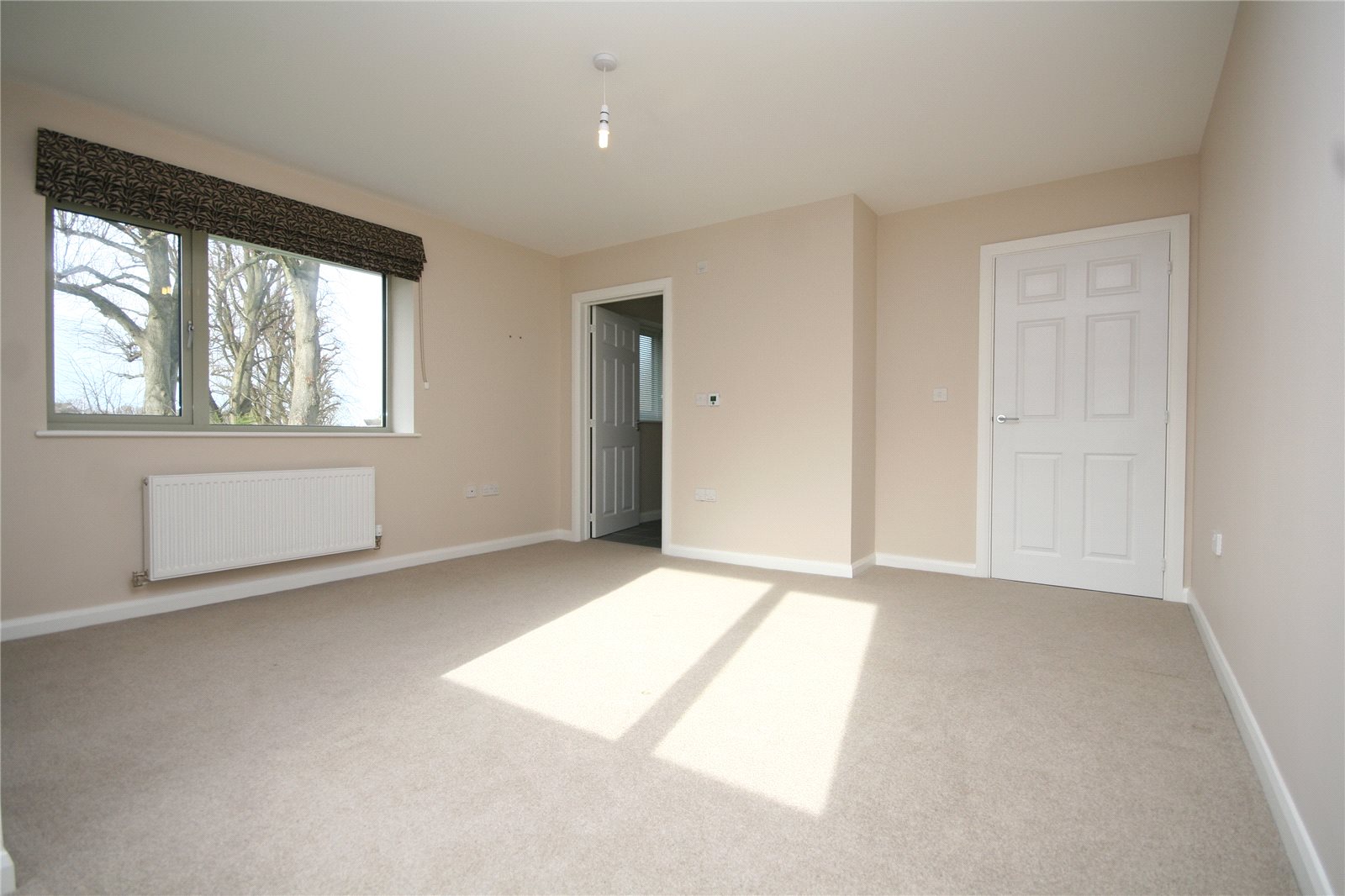 4 bedroom House to let in Charlton Kings, Cheltenham, Gloucestershire
