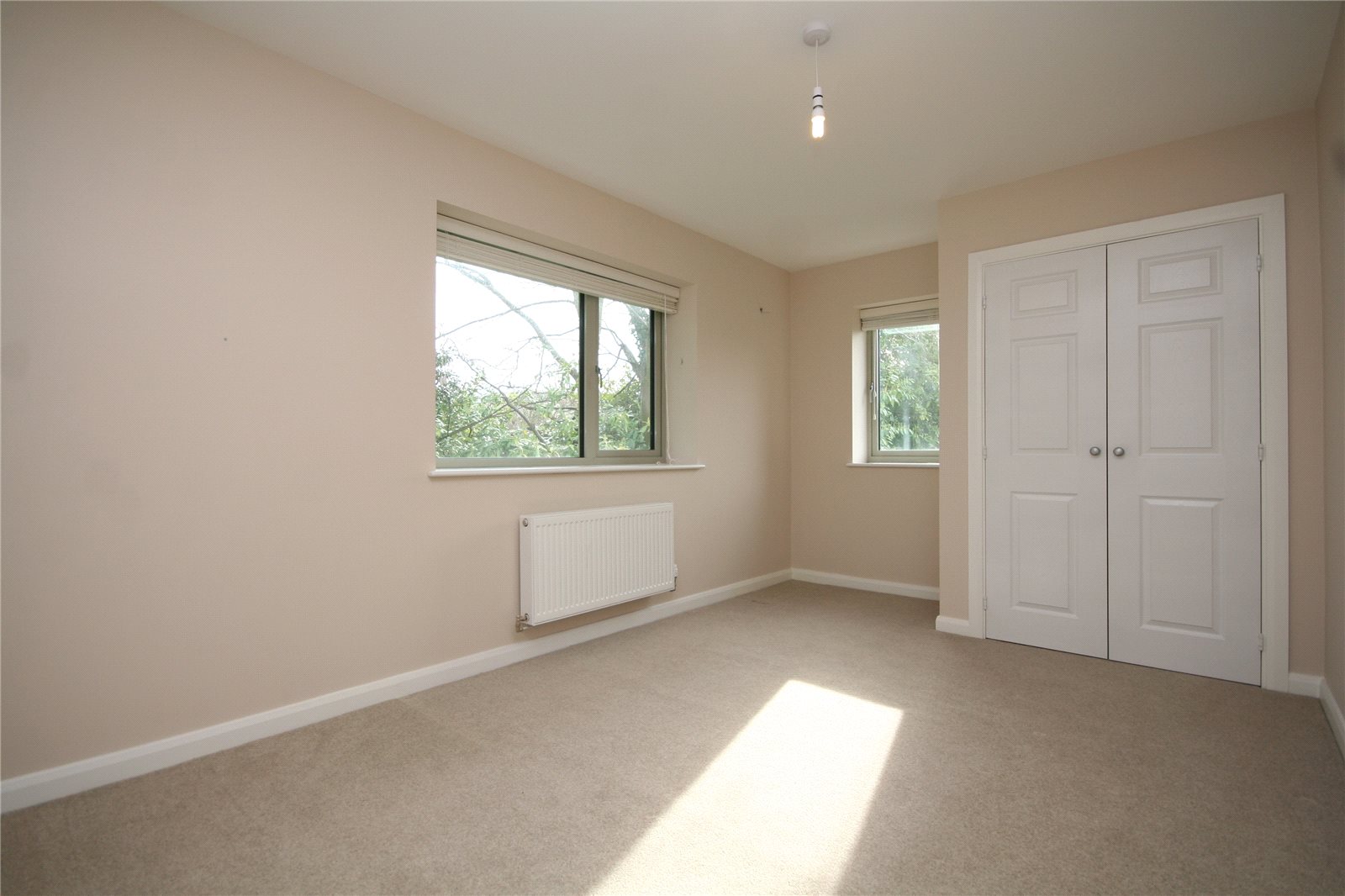 4 bedroom House to let in Charlton Kings, Cheltenham, Gloucestershire