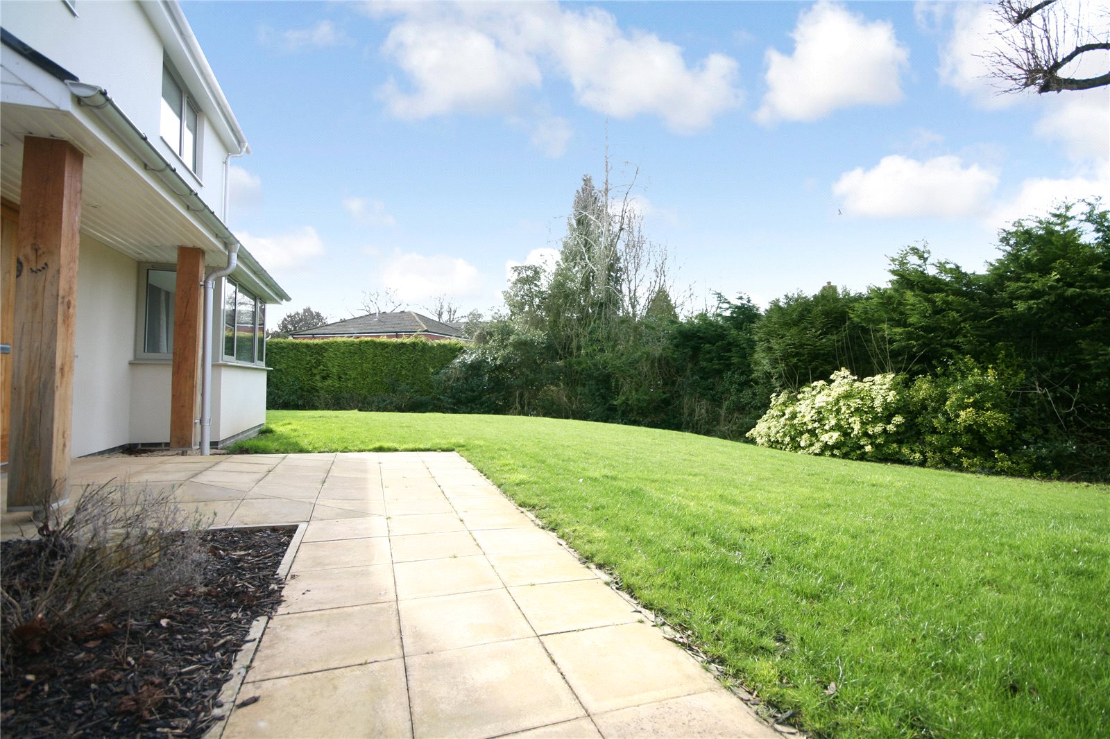 4 bedroom House to let in Charlton Kings, Cheltenham, Gloucestershire