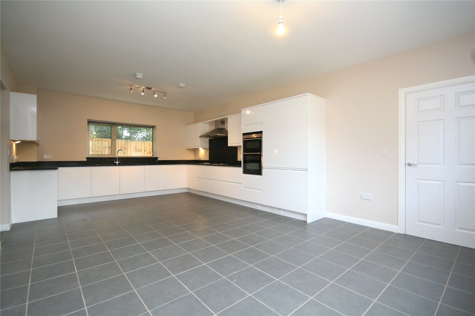 4 bedroom House to let in Charlton Kings, Cheltenham, Gloucestershire