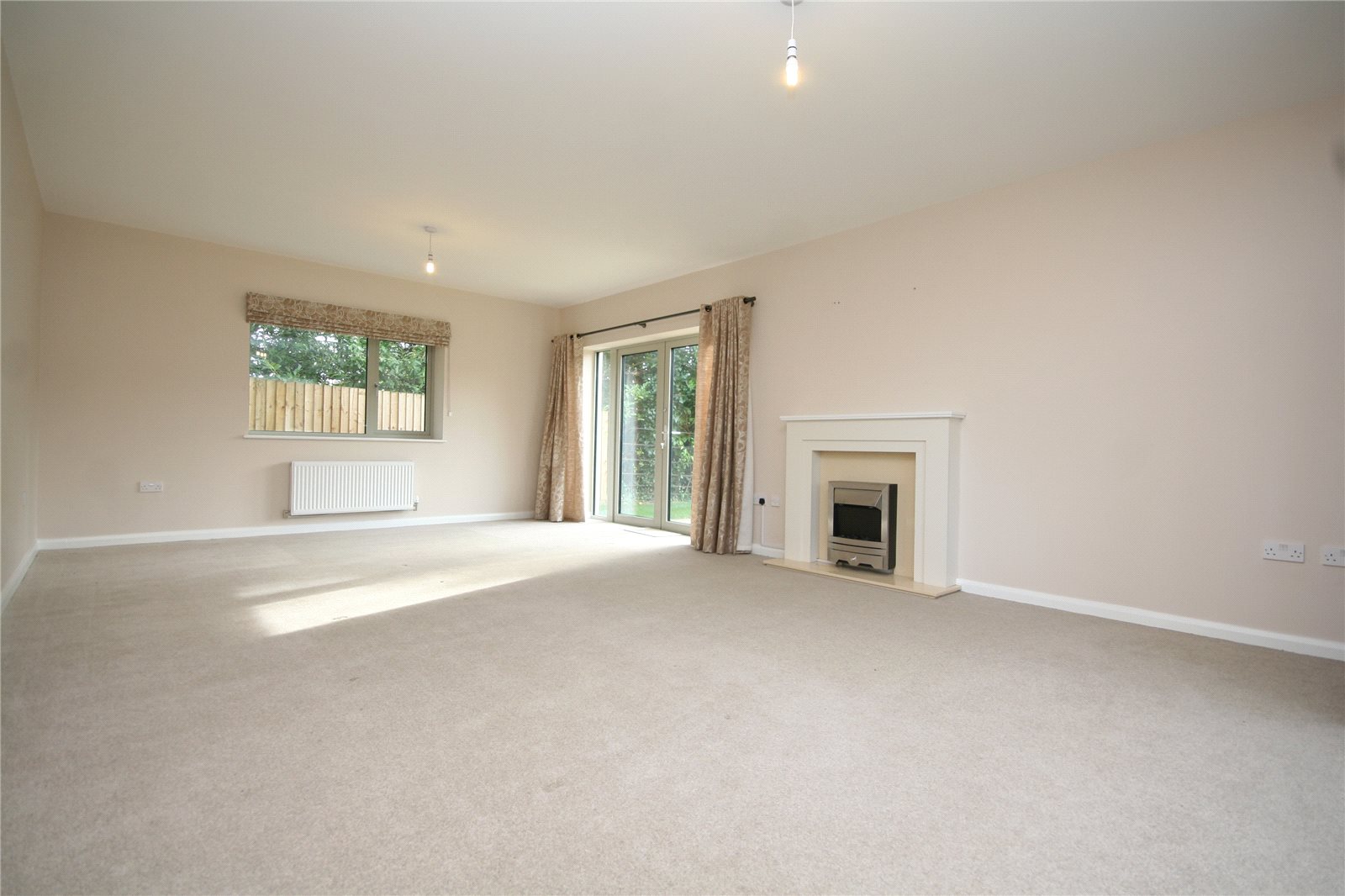 4 bedroom House to let in Charlton Kings, Cheltenham, Gloucestershire