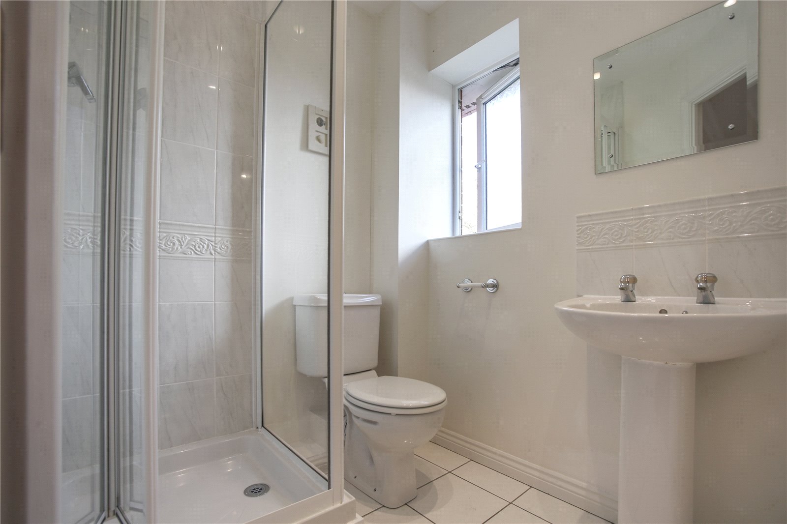 5 bedroom House to let in Cheltenham, Gloucestershire