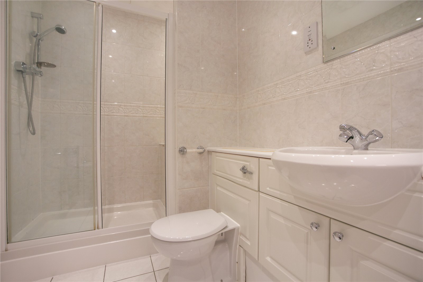 5 bedroom House to let in Cheltenham, Gloucestershire