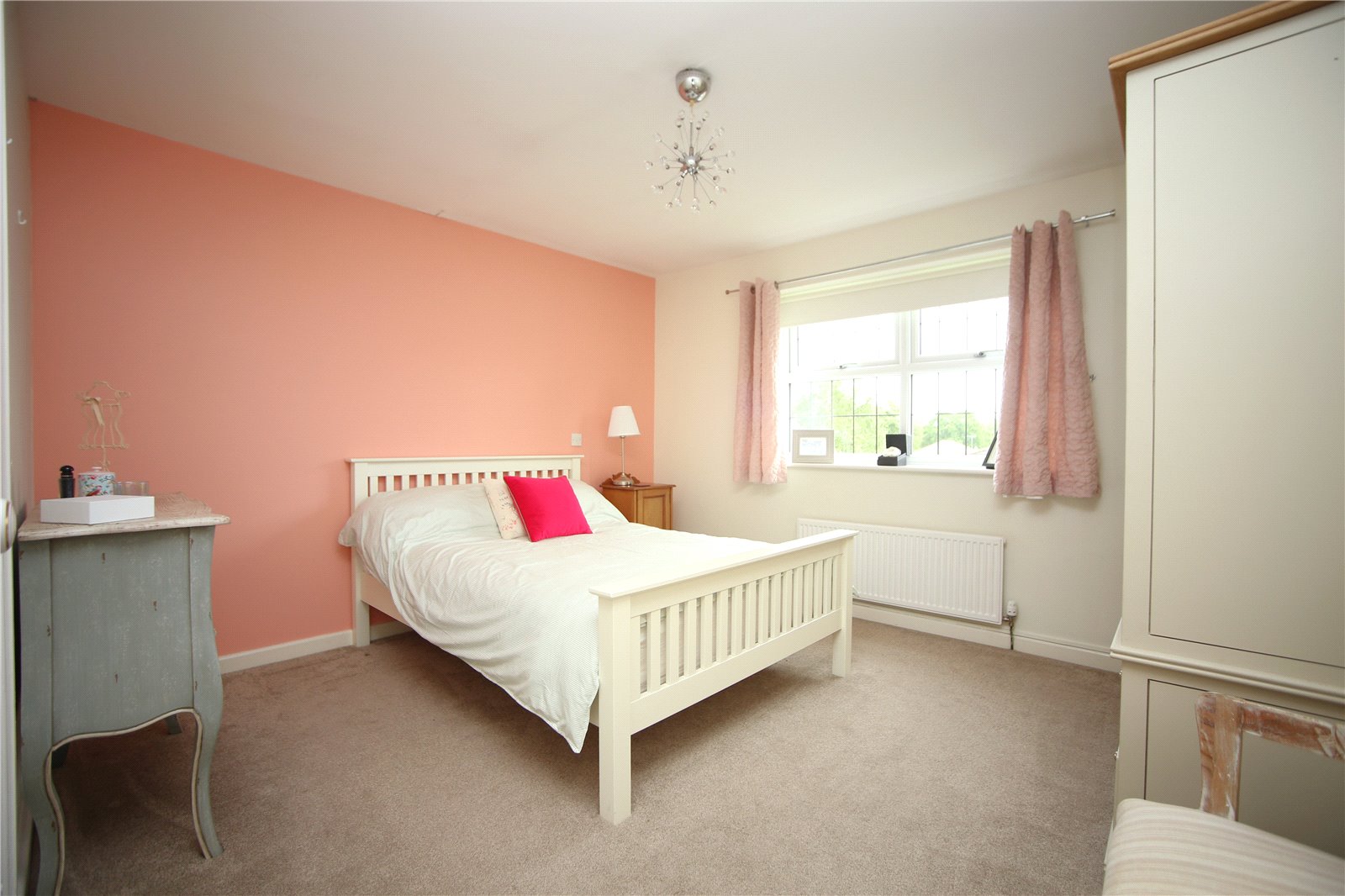 4 bedroom House to let in Cheltenham, Gloucestershire