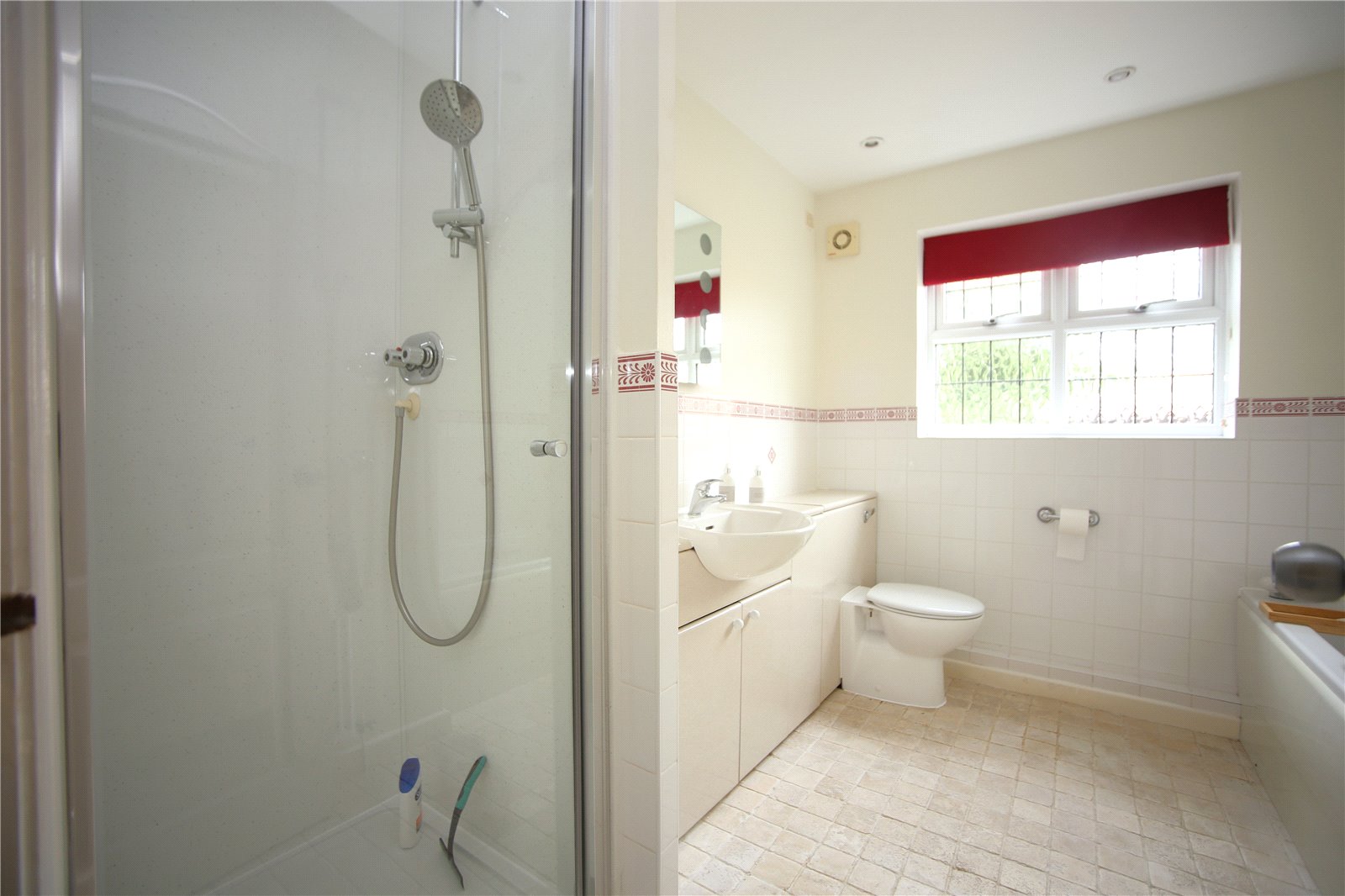 4 bedroom House to let in Cheltenham, Gloucestershire
