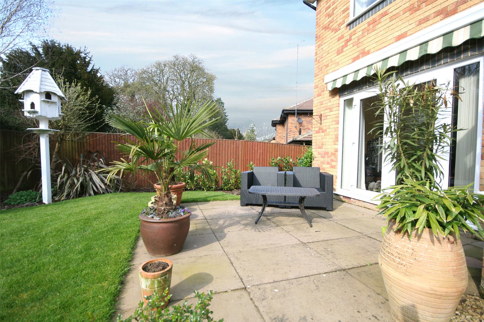 4 bedroom House to let in Cheltenham, Gloucestershire