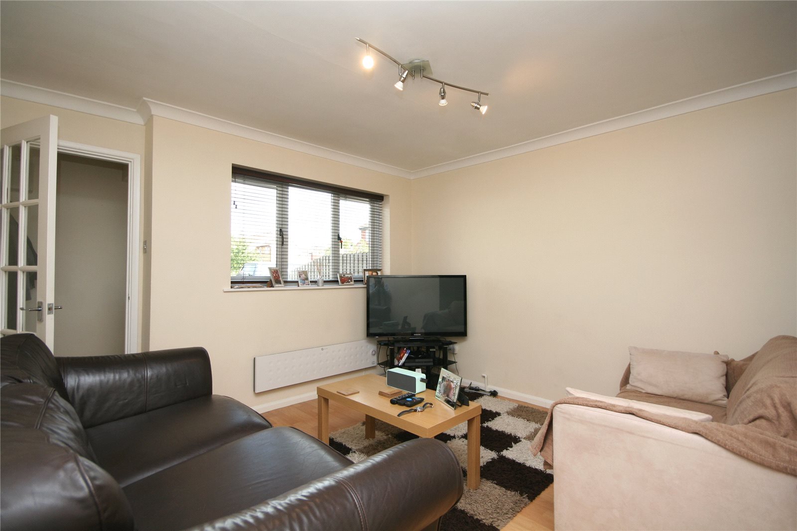 1 bedroom Flat to let in Swindon Village, Cheltenham, Gloucestershire