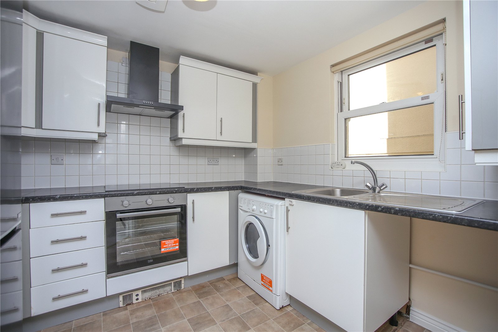 2 bedroom Flat to let in Cheltenham, Gloucestershire