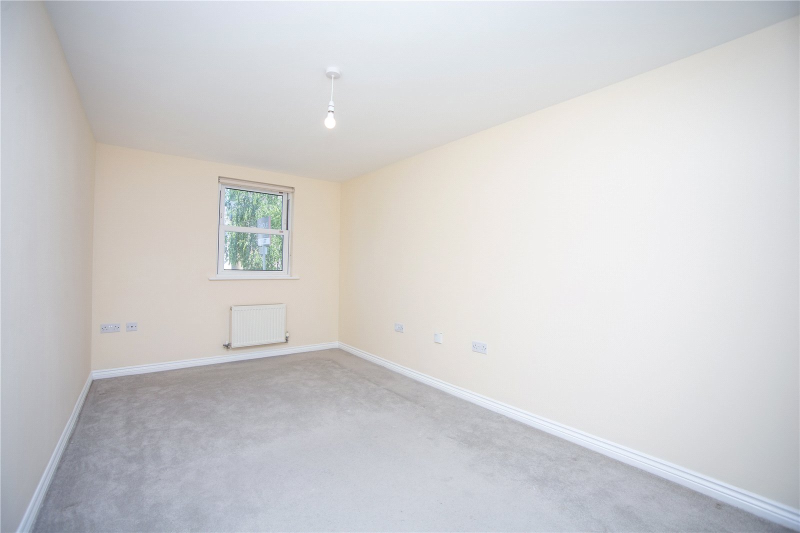 2 bedroom Flat to let in Cheltenham, Gloucestershire